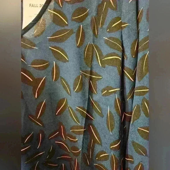 New Cabi Shadow Leaf Blouse - Picture 5 of 6